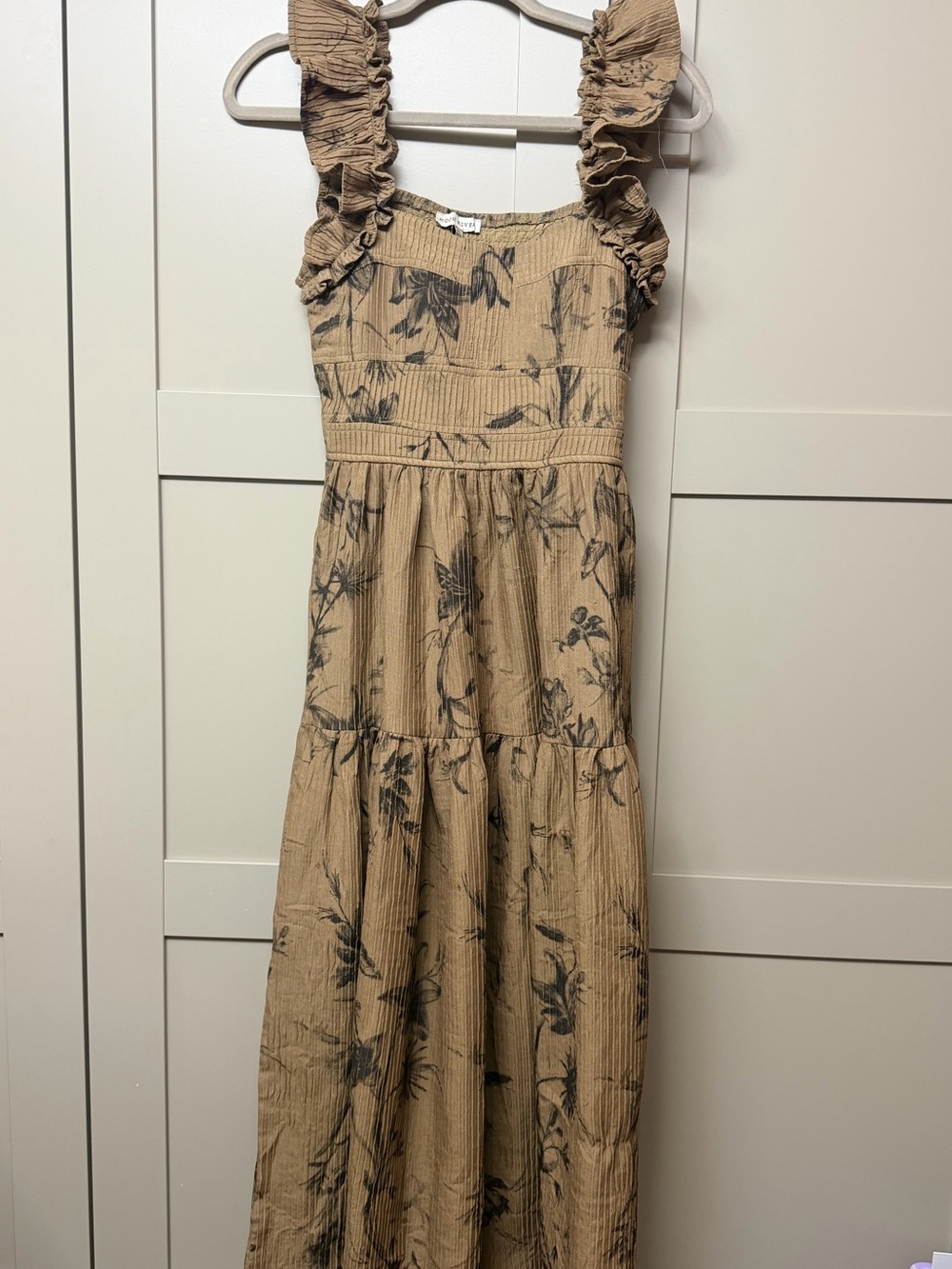 MOON RIVER Tan Floral Ruffle-Shoulder Midi Dress XS